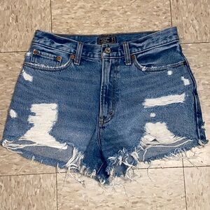 A&F Annie High Rise Destroyed Shorts in Abrasive Wash Medium Blue size 26 (2)